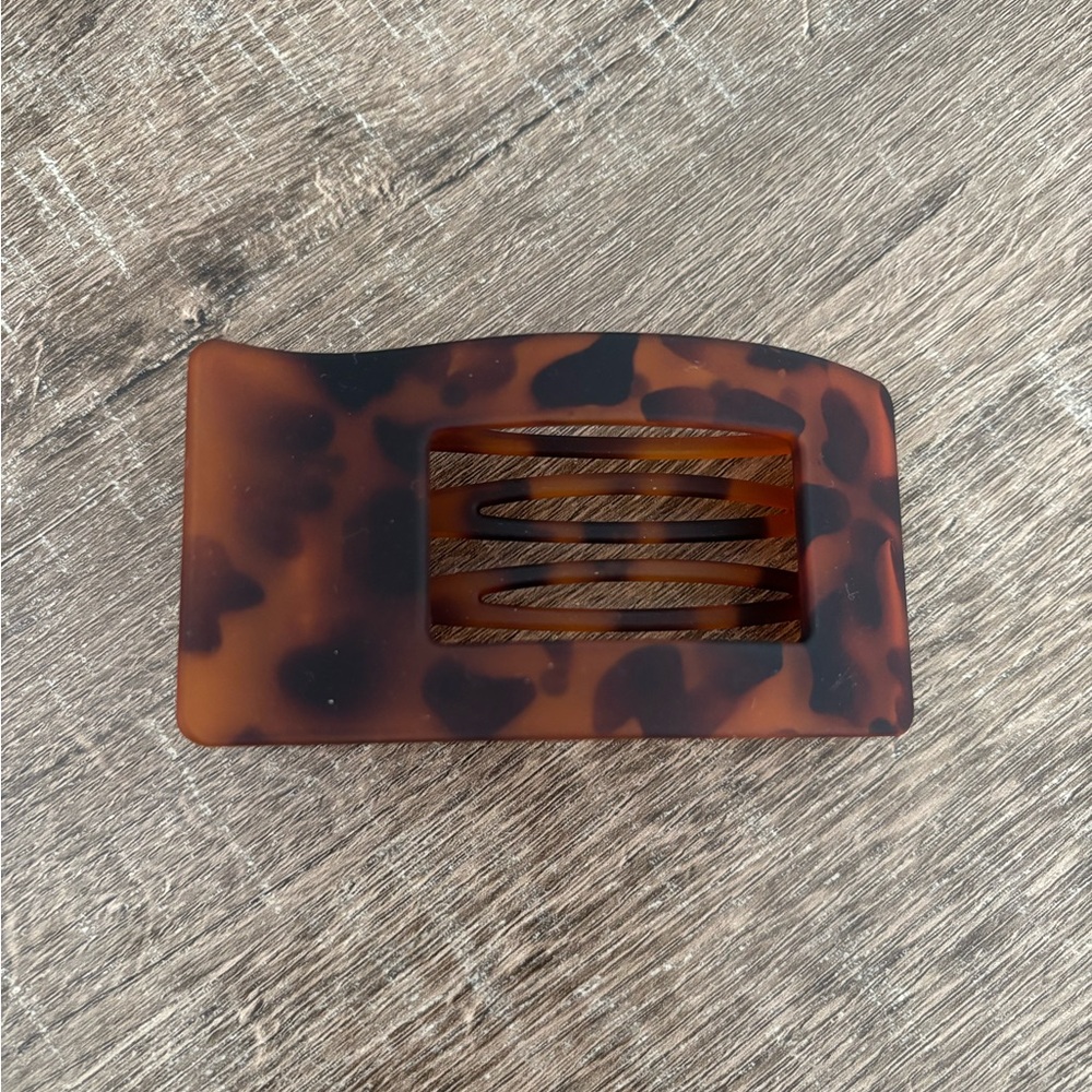 NWOT Tortoise Shell Flat Claw Clip